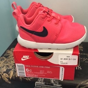Nike Roshe one Toddler size 6